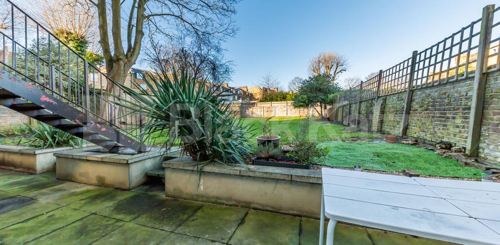 Spacious modern one bed with access to a communal garden  Camden Road, Camden